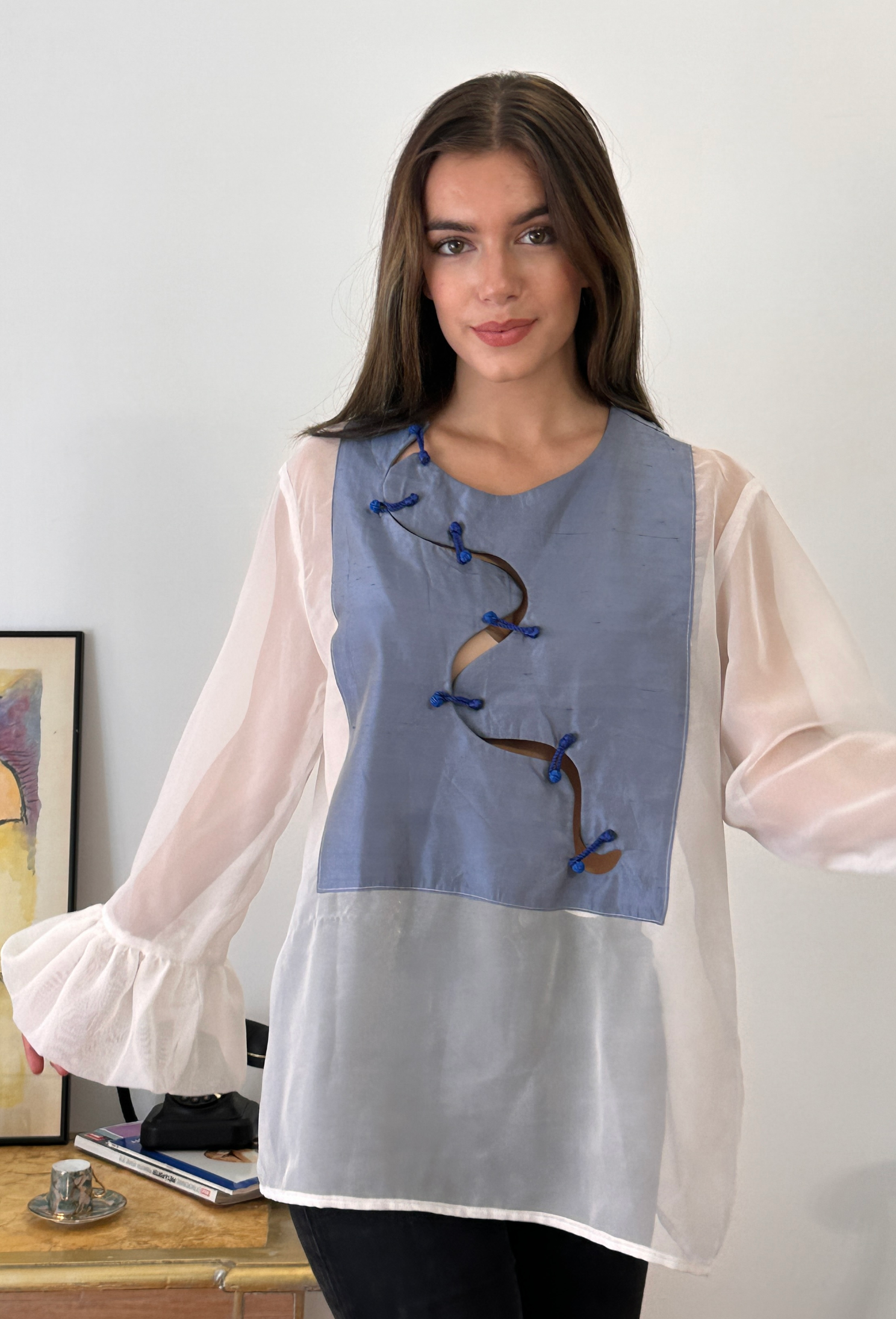 CAMISA BLANCA Y AZUL - Imagen 2